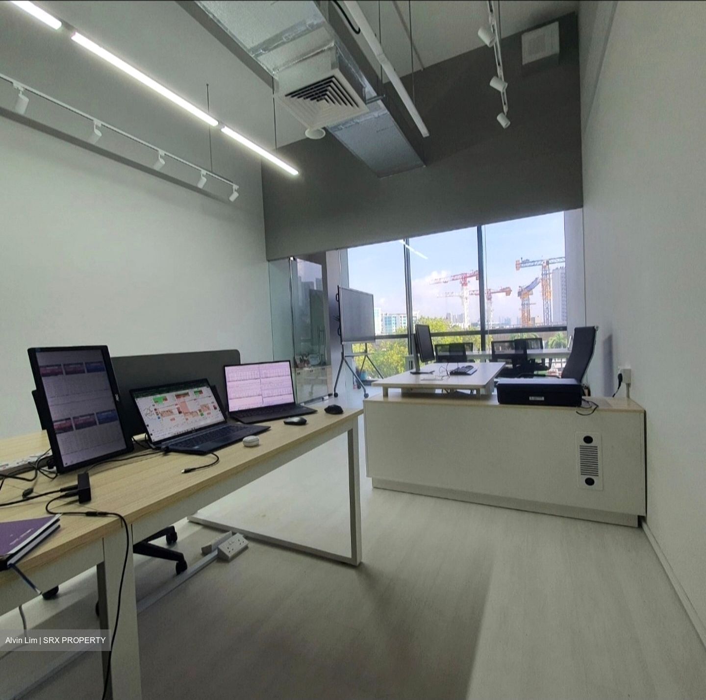 Woods Square (D25), Office #552133381